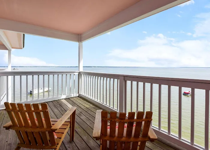 Holiday home Bayfront Paradise-steps To Pool Kayaking *