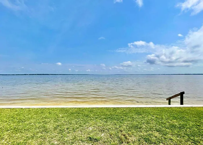 Bayfront Paradise-steps To Pool Kayaking Holiday home *
