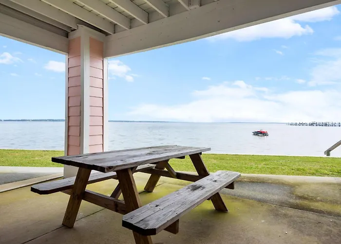 Holiday home Bayfront Paradise-steps To Pool Kayaking Pensacola